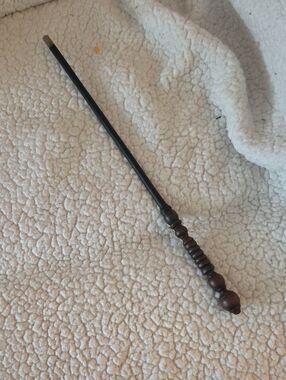 Harry potter interactive Looking Hand-Carved Wooden Wand - Dark Brown and Black